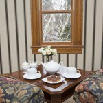 Washington Deluxe Suite with tea and desserts